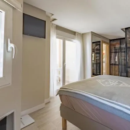 Apartment First Line In Marbella
